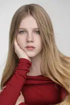 Alyla Browne